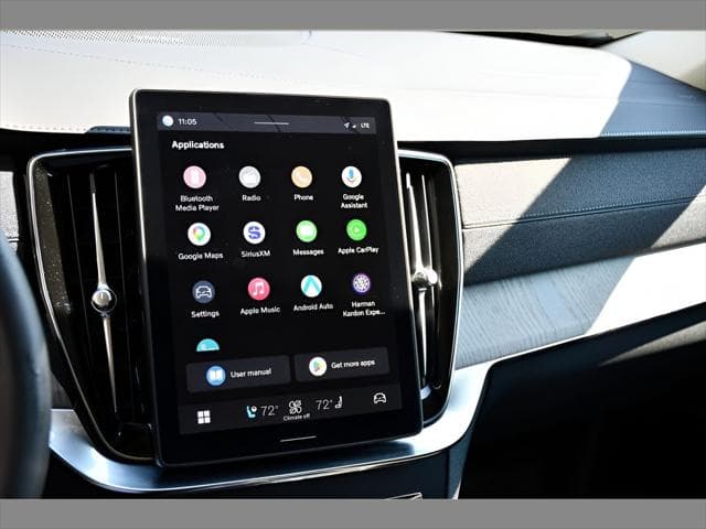 2025 Volvo XC90 SUV in Crystal White Pearl thumbnail 22