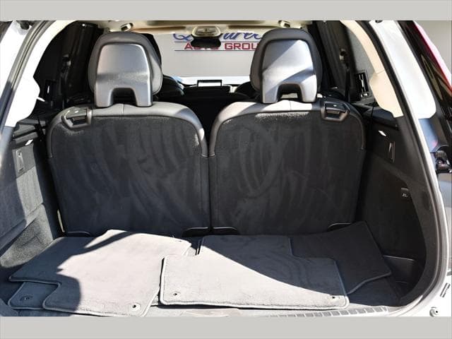 2025 Volvo XC90 SUV in Crystal White Pearl thumbnail 25