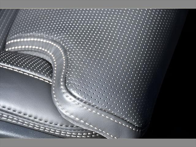 2025 Volvo XC90 SUV in Crystal White Pearl thumbnail 34