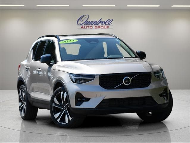 2024 Volvo XC40 in Bright Dusk Metallic