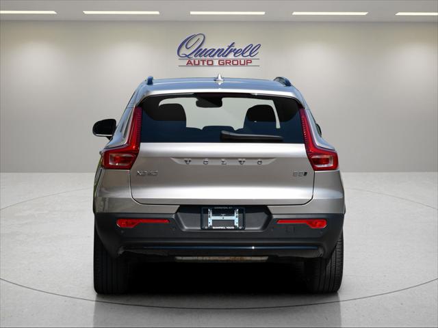 2024 Volvo XC40 SUV in Bright Dusk Metallic thumbnail 5