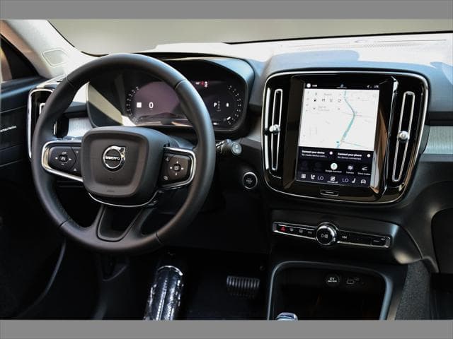 2024 Volvo XC40 SUV in Bright Dusk Metallic thumbnail 18