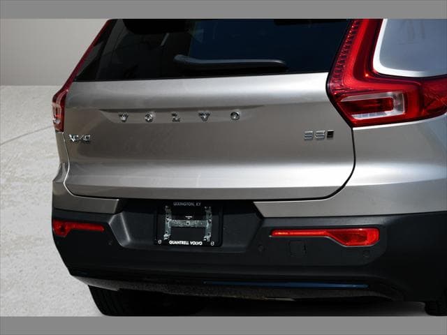 2024 Volvo XC40 SUV in Bright Dusk Metallic thumbnail 30