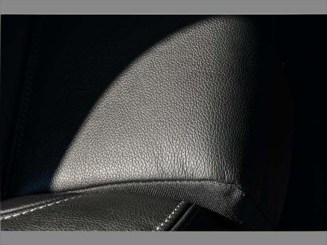 2024 Volvo XC40 SUV in Bright Dusk Metallic thumbnail 33