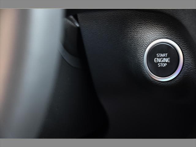 2024 Volvo XC40 SUV in Bright Dusk Metallic thumbnail 35