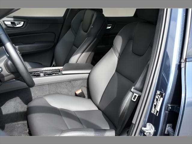 2024 Volvo XC60 SUV in Denim Blue Metallic thumbnail 14