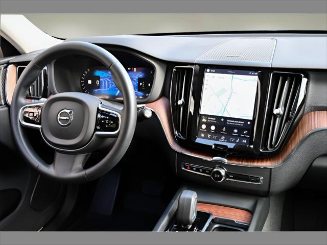2024 Volvo XC60 SUV in Denim Blue Metallic thumbnail 18