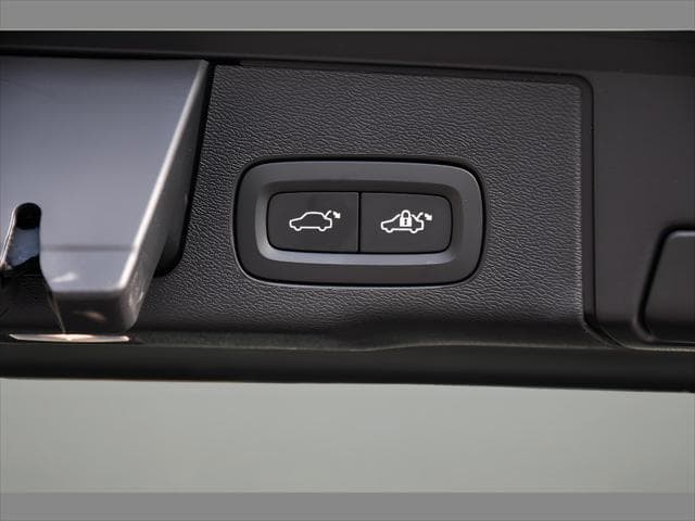 2024 Volvo XC60 SUV in Denim Blue Metallic thumbnail 26
