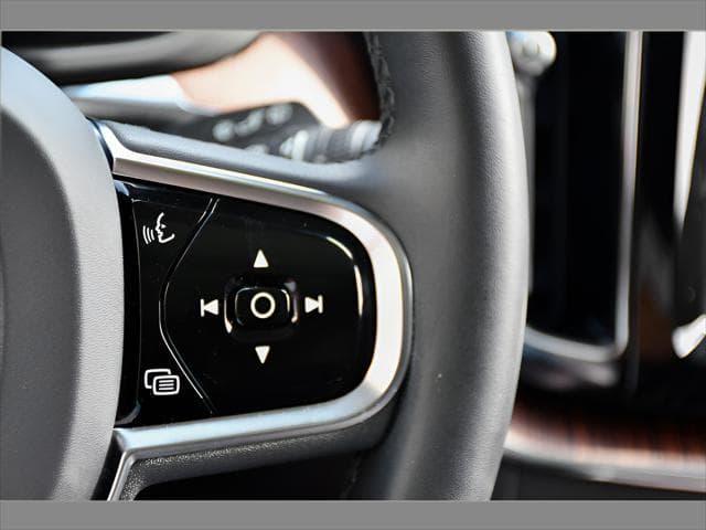 2024 Volvo XC60 SUV in Denim Blue Metallic thumbnail 37