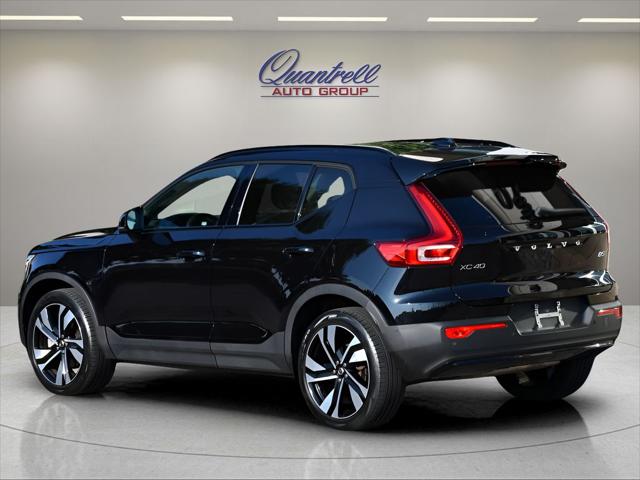 2023 Volvo XC40 SUV in Onyx Black Metallic thumbnail 6