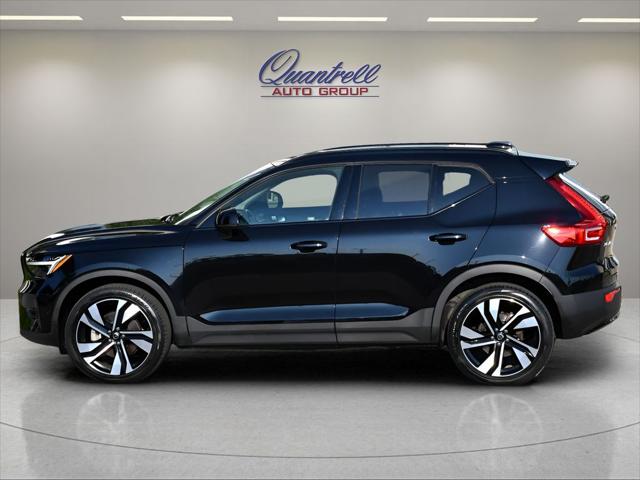 2023 Volvo XC40 SUV in Onyx Black Metallic thumbnail 7