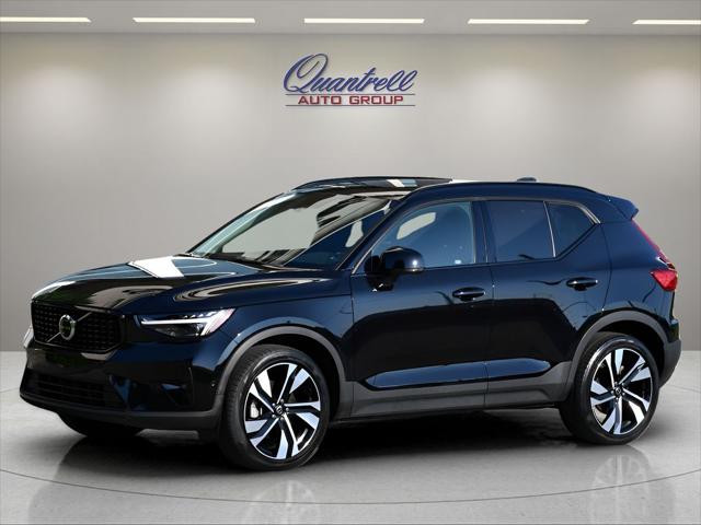 2023 Volvo XC40 SUV in Onyx Black Metallic thumbnail 8