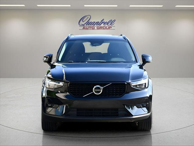 2023 Volvo XC40 SUV in Onyx Black Metallic thumbnail 9