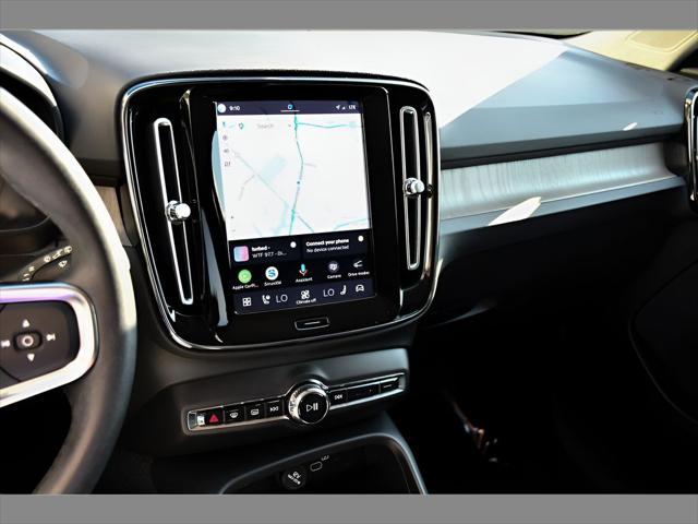 2023 Volvo XC40 SUV in Onyx Black Metallic thumbnail 20