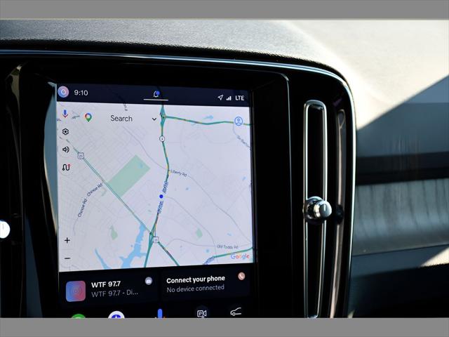 2023 Volvo XC40 SUV in Onyx Black Metallic thumbnail 22