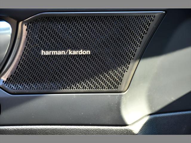 2023 Volvo XC40 SUV in Onyx Black Metallic thumbnail 29