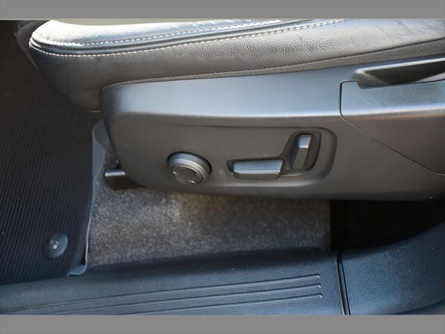 2023 Volvo XC40 SUV in Onyx Black Metallic thumbnail 36