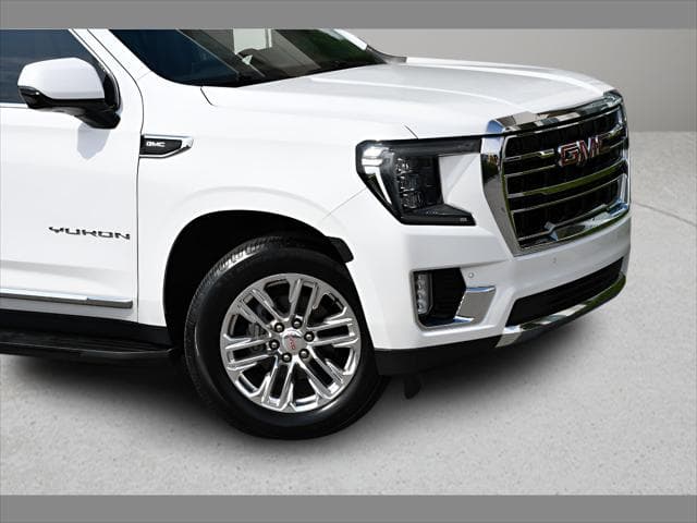 2023 GMC Yukon XL SUV in Summit White thumbnail 10
