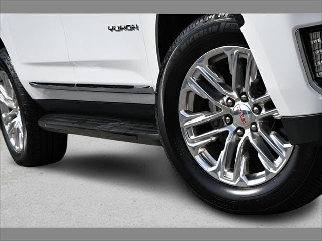 2023 GMC Yukon XL SUV in Summit White thumbnail 11