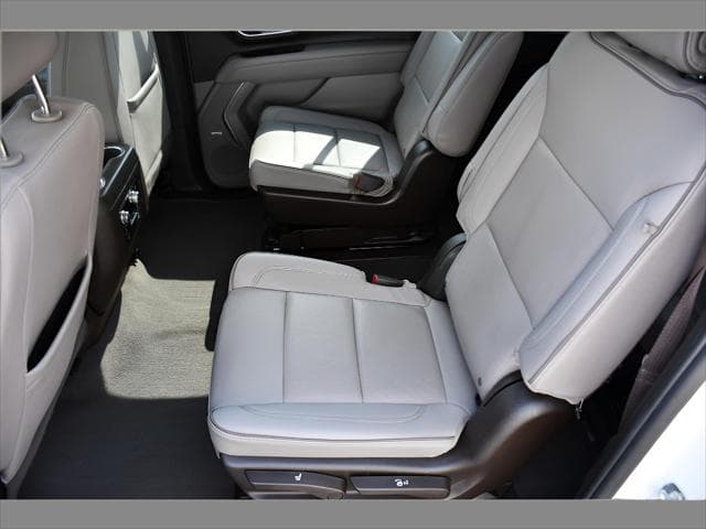 2023 GMC Yukon XL SUV in Summit White thumbnail 16
