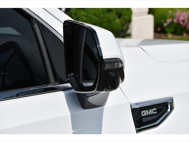2023 GMC Yukon XL SUV in Summit White thumbnail 29