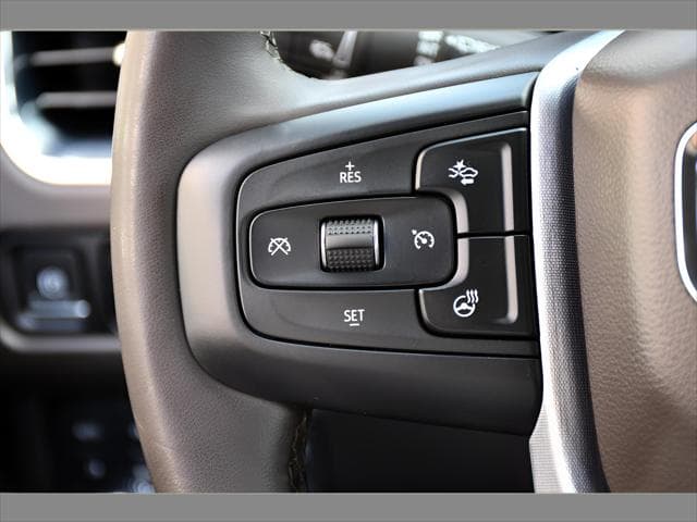 2023 GMC Yukon XL SUV in Summit White thumbnail 34