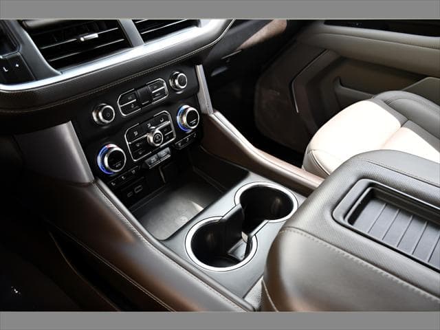 2023 GMC Yukon XL SUV in Summit White thumbnail 36