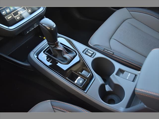 2026 Subaru Crosstrek SUV in Crystal White Pearl thumbnail 32