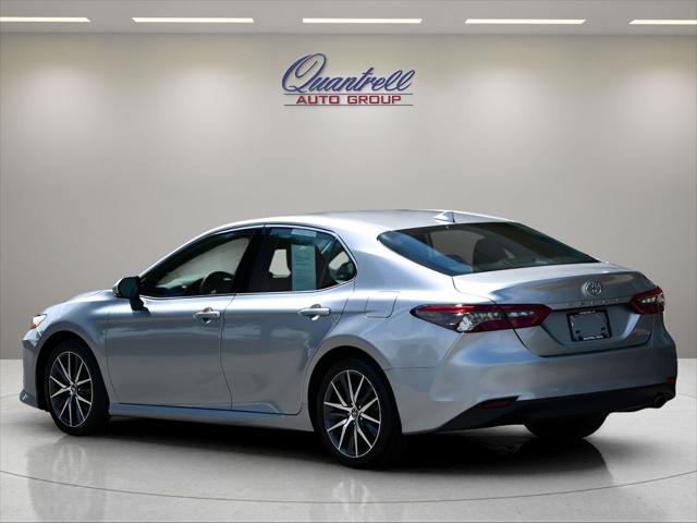 2024 Toyota Camry Sedan in Celestial Silver Metallic thumbnail 6