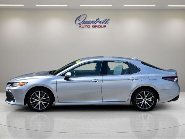 2024 Toyota Camry Sedan in Celestial Silver Metallic thumbnail 7