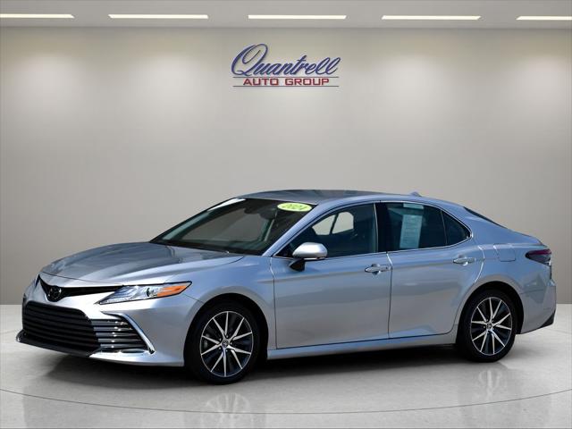 2024 Toyota Camry Sedan in Celestial Silver Metallic thumbnail 8