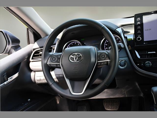 2024 Toyota Camry Sedan in Celestial Silver Metallic thumbnail 16