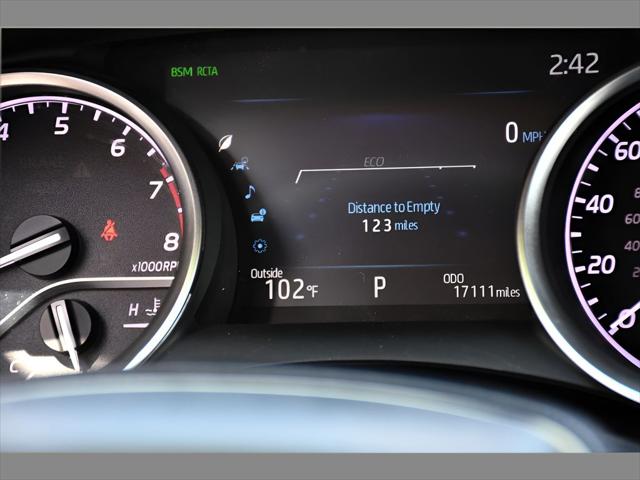 2024 Toyota Camry Sedan in Celestial Silver Metallic thumbnail 18
