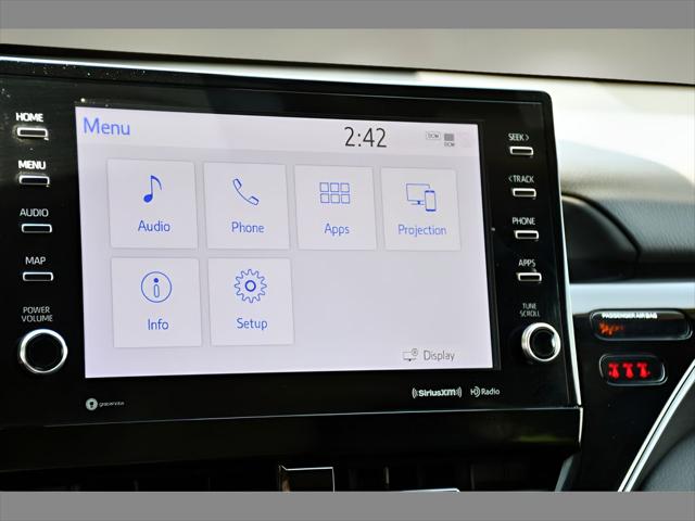 2024 Toyota Camry Sedan in Celestial Silver Metallic thumbnail 20