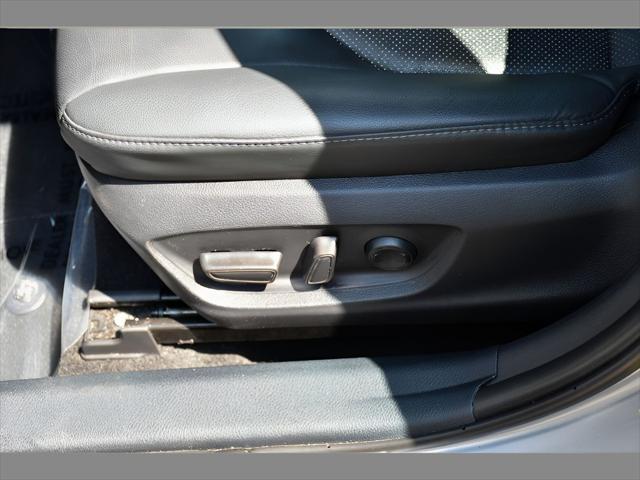 2024 Toyota Camry Sedan in Celestial Silver Metallic thumbnail 32