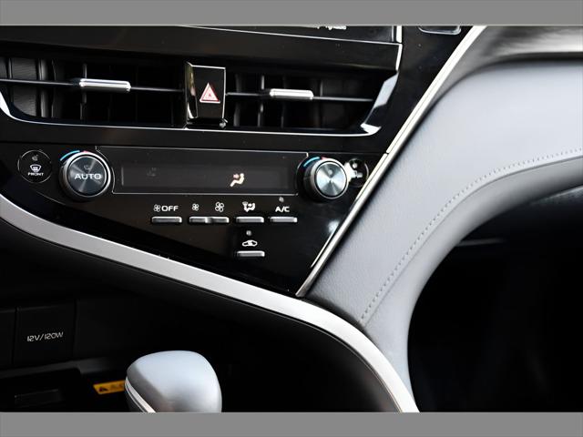 2024 Toyota Camry Sedan in Celestial Silver Metallic thumbnail 37
