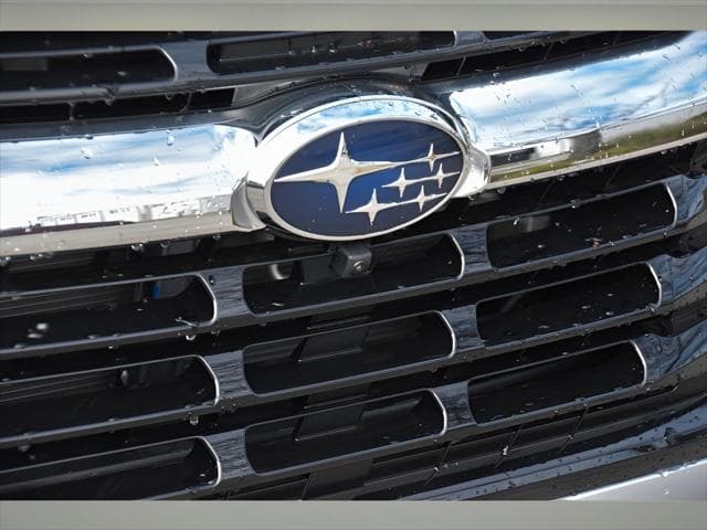 2025 Subaru Ascent SUV in Ice Silver Metallic thumbnail 8