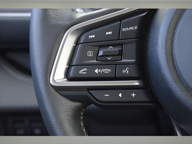 2025 Subaru Ascent SUV in Ice Silver Metallic thumbnail 27