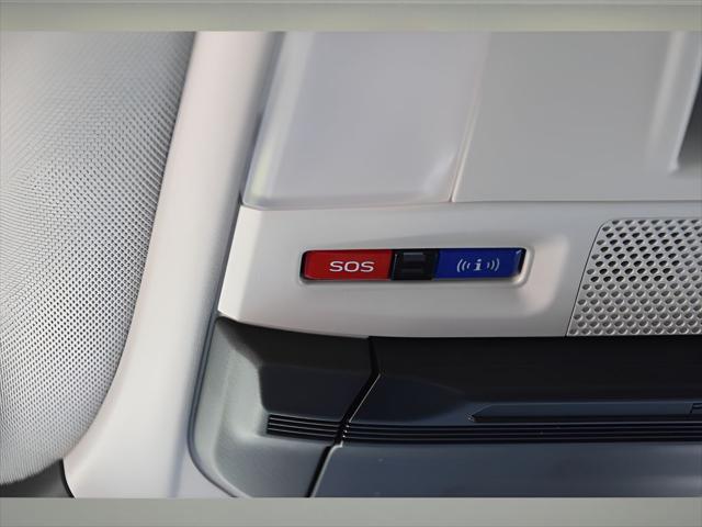 2025 Subaru Ascent SUV in Ice Silver Metallic thumbnail 32