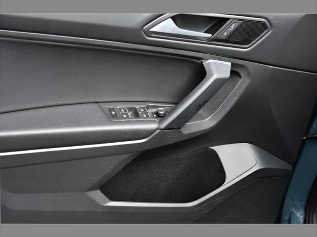 2019 Volkswagen Tiguan SUV in Stone Blue Metallic thumbnail 23