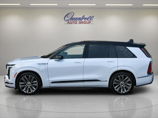 2026 Cadillac VISTIQ SUV in Vibrant White Tricoat thumbnail 7