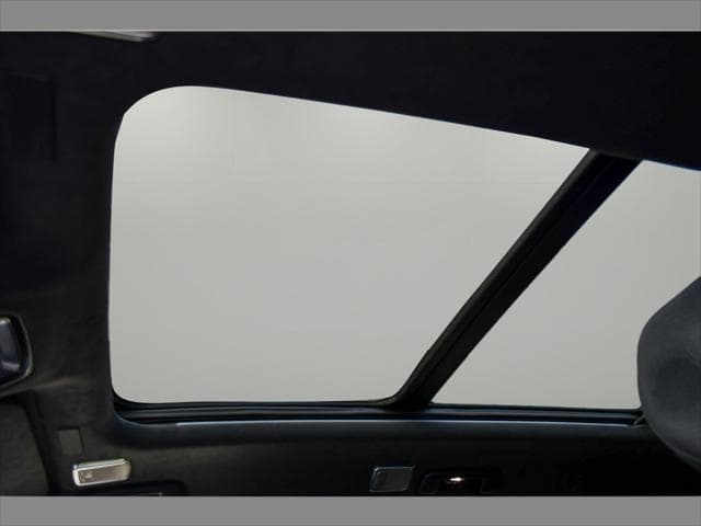 2026 Cadillac VISTIQ SUV in Vibrant White Tricoat thumbnail 14