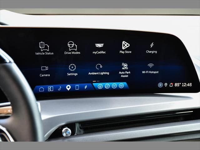 2026 Cadillac VISTIQ SUV in Vibrant White Tricoat thumbnail 20