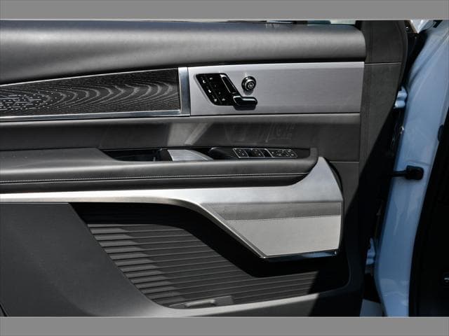 2026 Cadillac VISTIQ SUV in Vibrant White Tricoat thumbnail 26