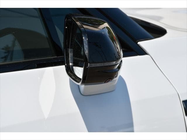 2026 Cadillac VISTIQ SUV in Vibrant White Tricoat thumbnail 29