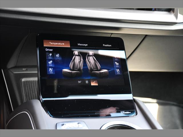 2026 Cadillac VISTIQ SUV in Vibrant White Tricoat thumbnail 35
