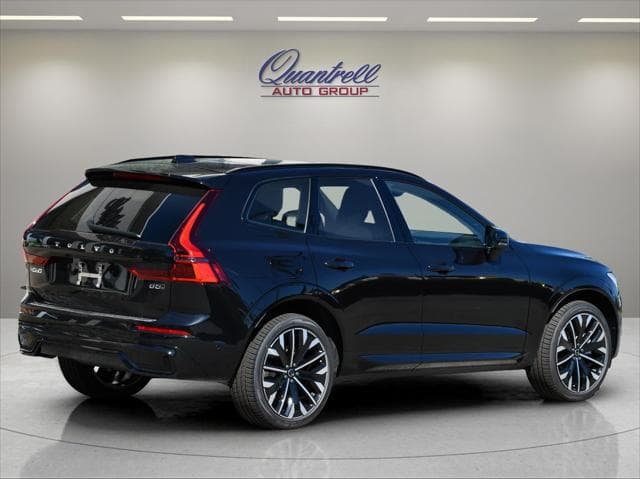 2027 Volvo XC60 SUV in Onyx Black thumbnail 4