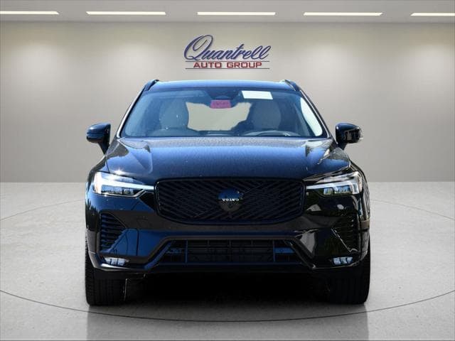2027 Volvo XC60 SUV in Onyx Black thumbnail 9