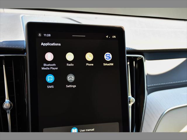 2027 Volvo XC60 SUV in Onyx Black thumbnail 18