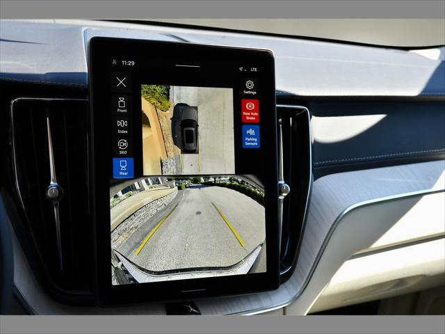 2027 Volvo XC60 SUV in Onyx Black thumbnail 19